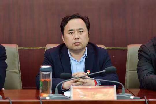 区委副书记,区长安保亮出席会议文字:政府办 赵兵兵 摄影:魏国伟 编辑