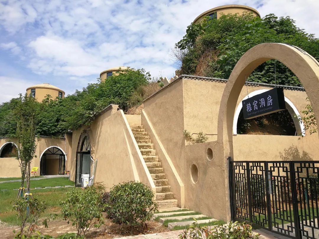 窑洞改建的民宿 王春生摄影.jpg