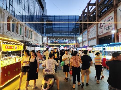 卫东区美食音乐广场.jpg